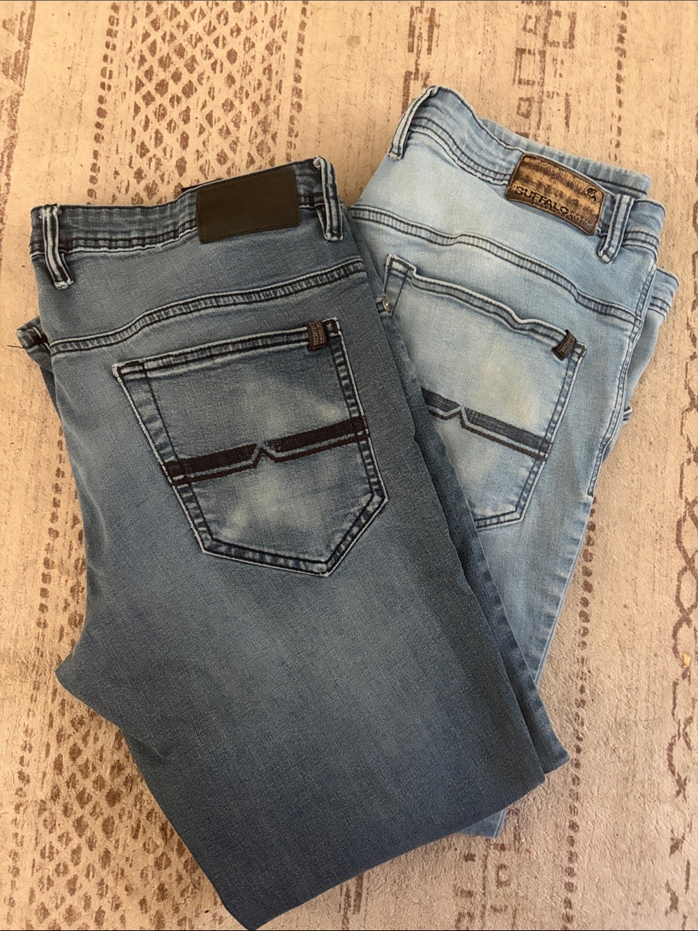 This is for two pair bundle Axel jeans 36x30